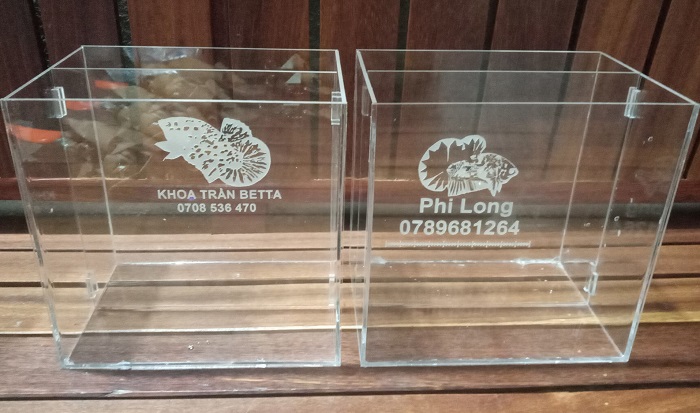 Khắc laser logo, chữ trên bề mặt mica