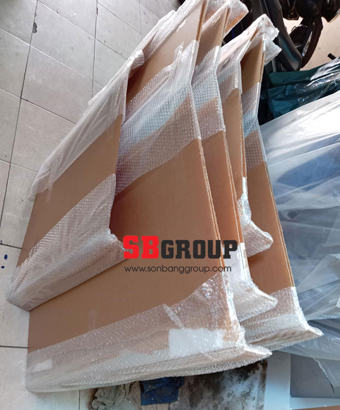 Gia công mica mái che lấy sáng theo kích thước yêu cầu